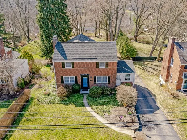 2305 Lambeth Dr, Pittsburgh, PA 15241