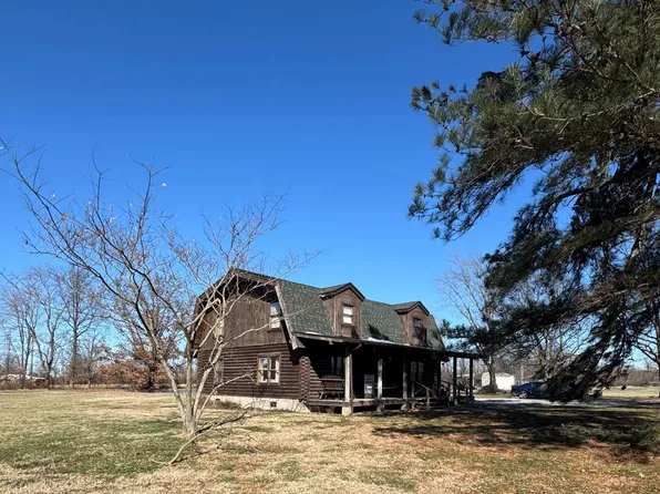 420 Nelson Dr, Norris City, IL 62869