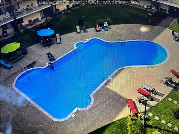 2nd image of 2106 Kanawha Blvd E APT 312