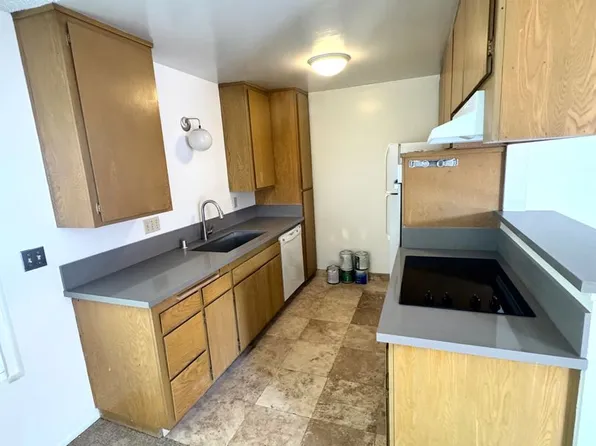 Porter House, 601-619 Kirk Ave #609, Ventura, CA 93003