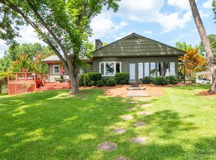 592 Fairway Shores Rd, Troy, NC 27306