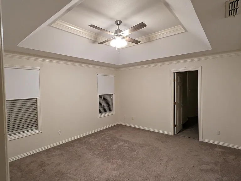 2030 N Hailey Dr — Photo 8
