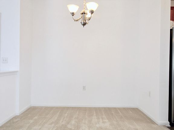 3rd image of 912 Southmoor Dr Unit 201
