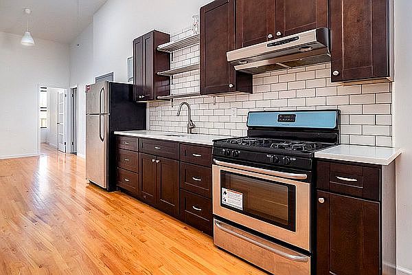 1st image of 167 Wilson Ave APT 2R