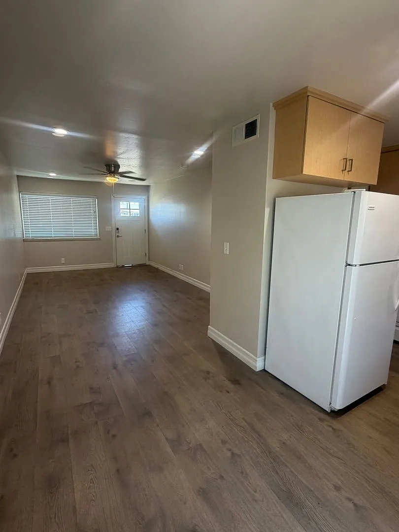 578 Brown St — Photo 2