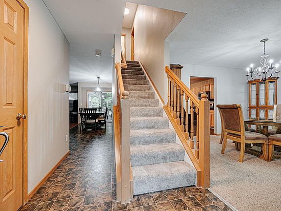 3rd image of 111 Cheshire Crossing Dr