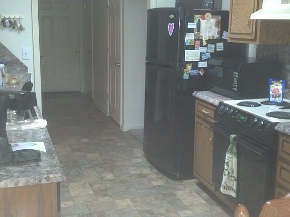 3rd image of 203 Robinwood Pl