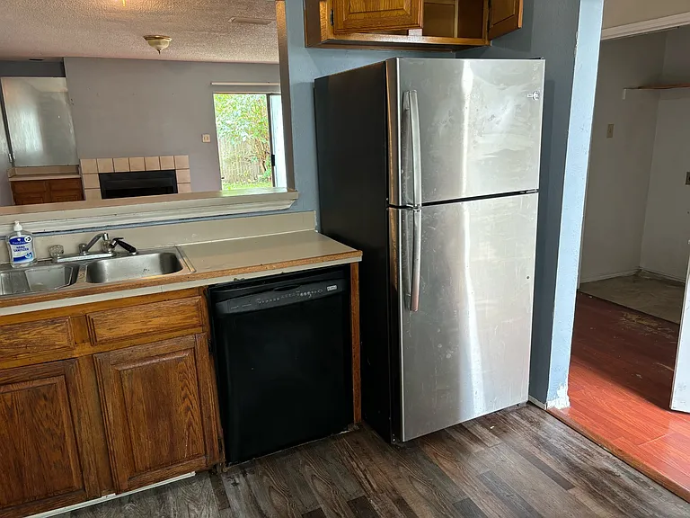 1368 Old Jamestown Ct — Photo 7