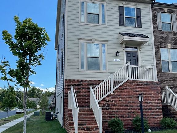 3rd image of 18157 Red Mulberry Rd