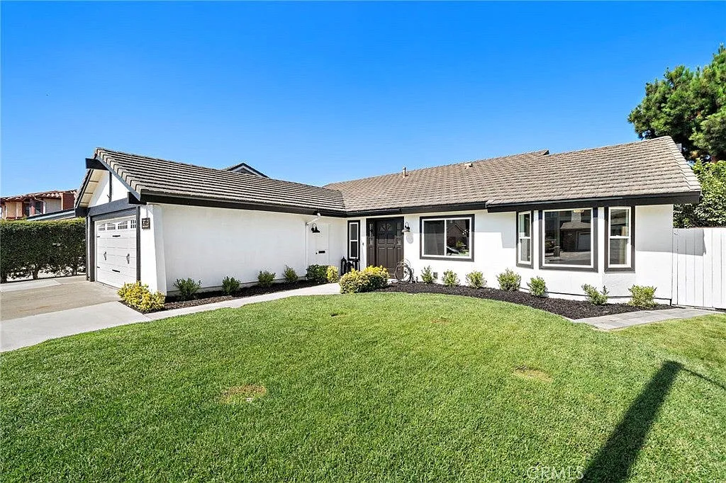 4 bed, 1852 sqft, $6,000 — Photo 1