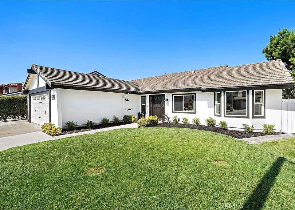 16303 Mount Islip Cir