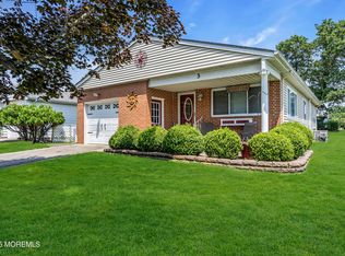 3 Redlands Ct, Toms River, NJ 08757