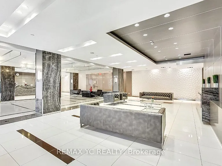 7165 Yonge St #1007 — Photo 20