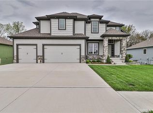 417 NE Greenview Dr, Blue Springs, MO 64029