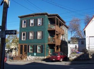 38 Smith St, Lowell, MA 01851