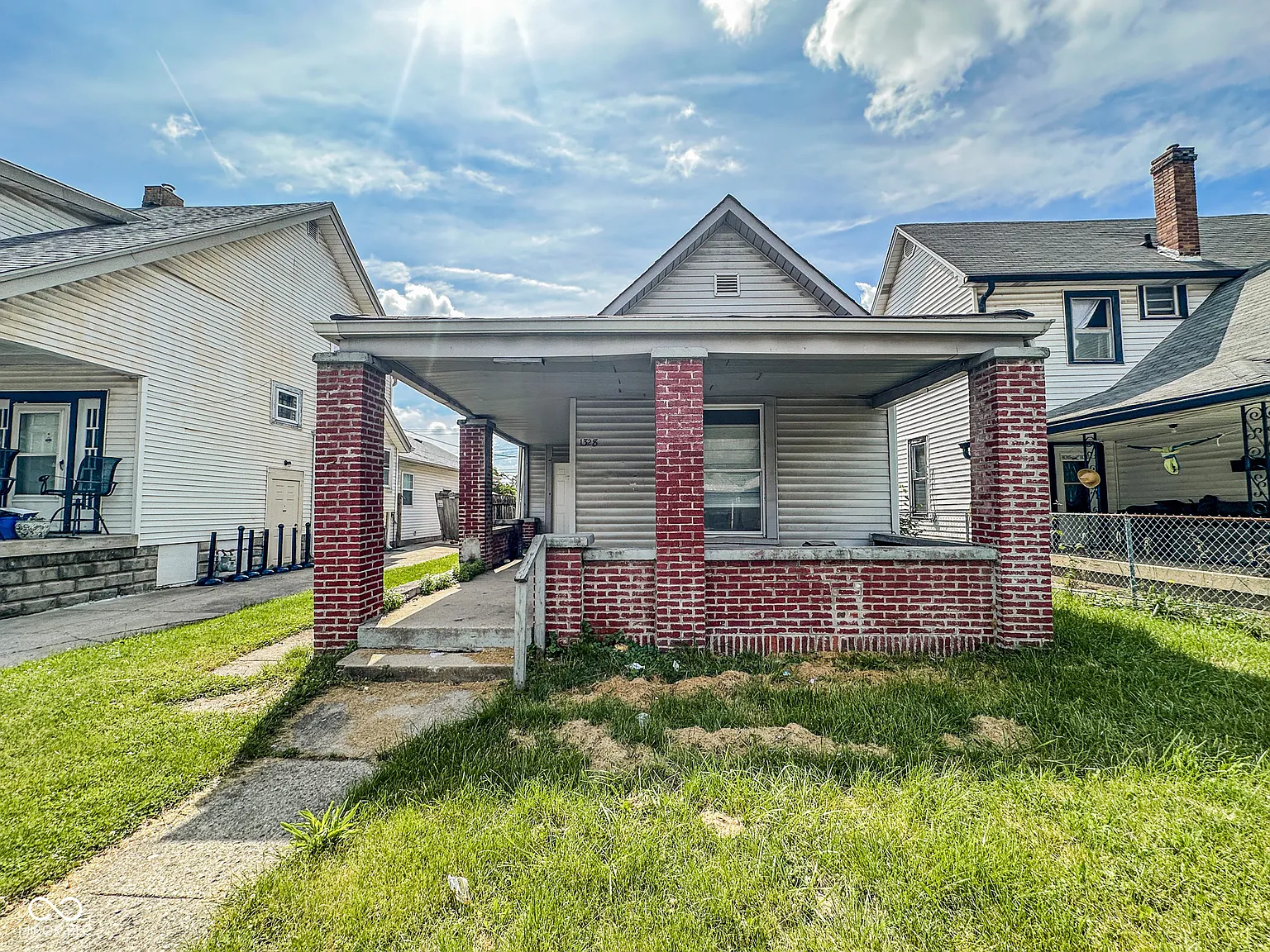 1328 S Belmont Ave photo 1