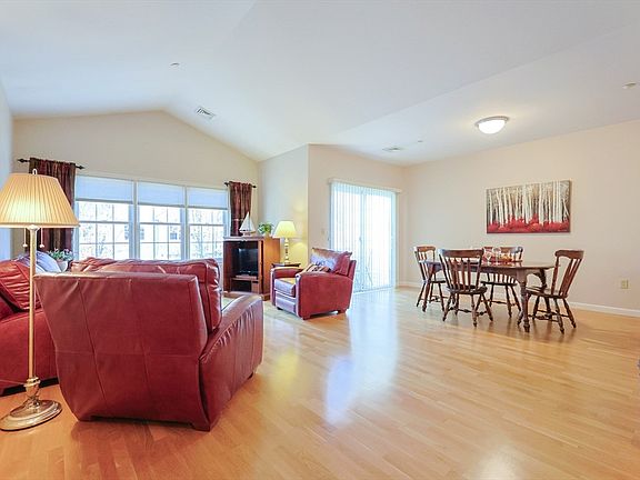5th image of 631 East St Unit E203