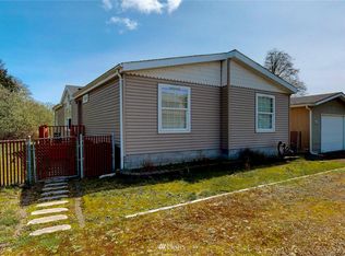 321 Sid Snyder Dr E, Long Beach, WA 98631