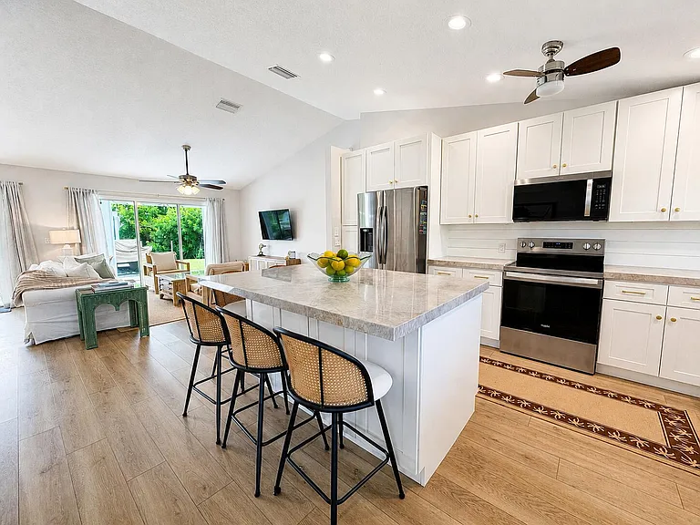 341 Suwanee Ave — Photo 17