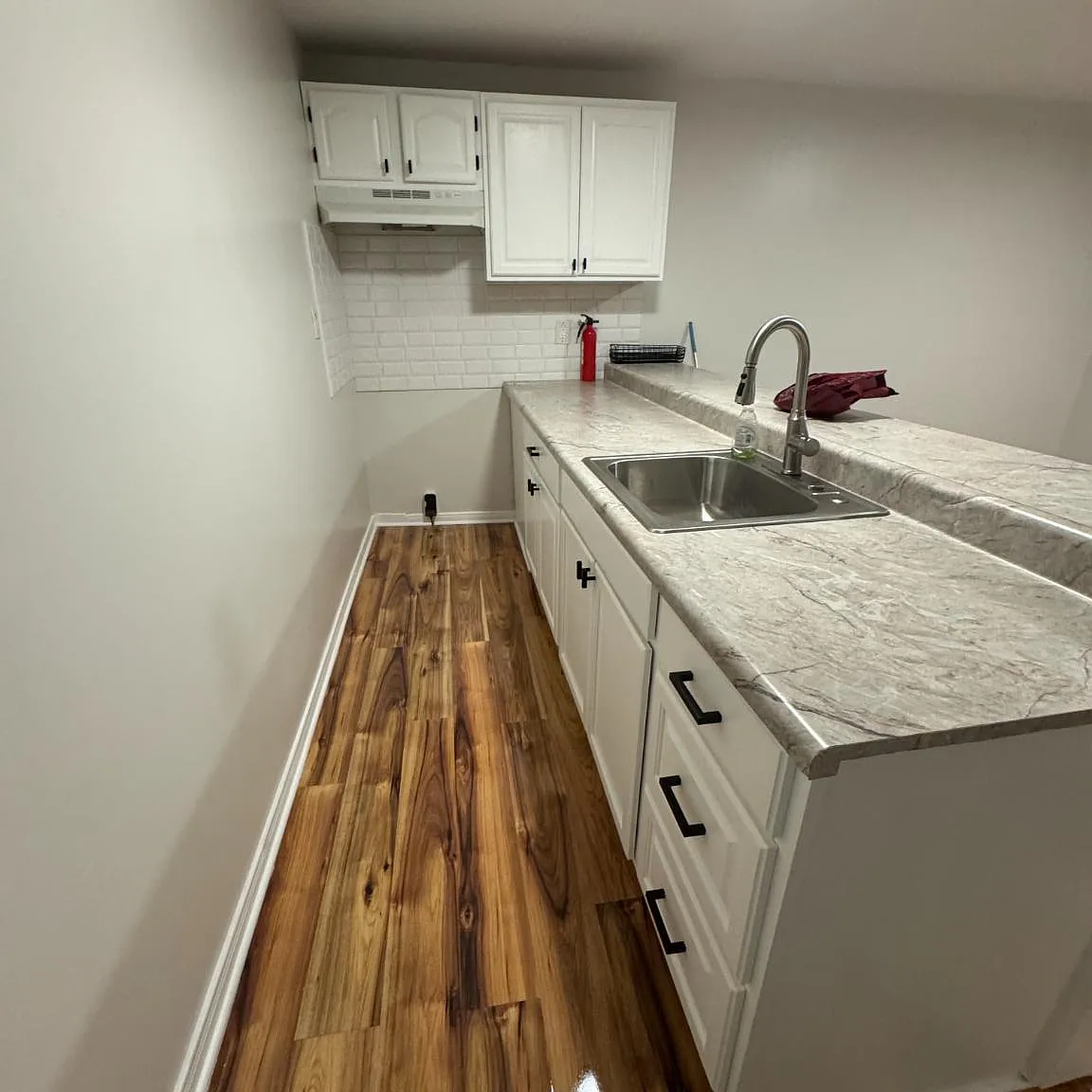 1 bed, 1.0 bath, 800 sqft, $950 — Photo 2