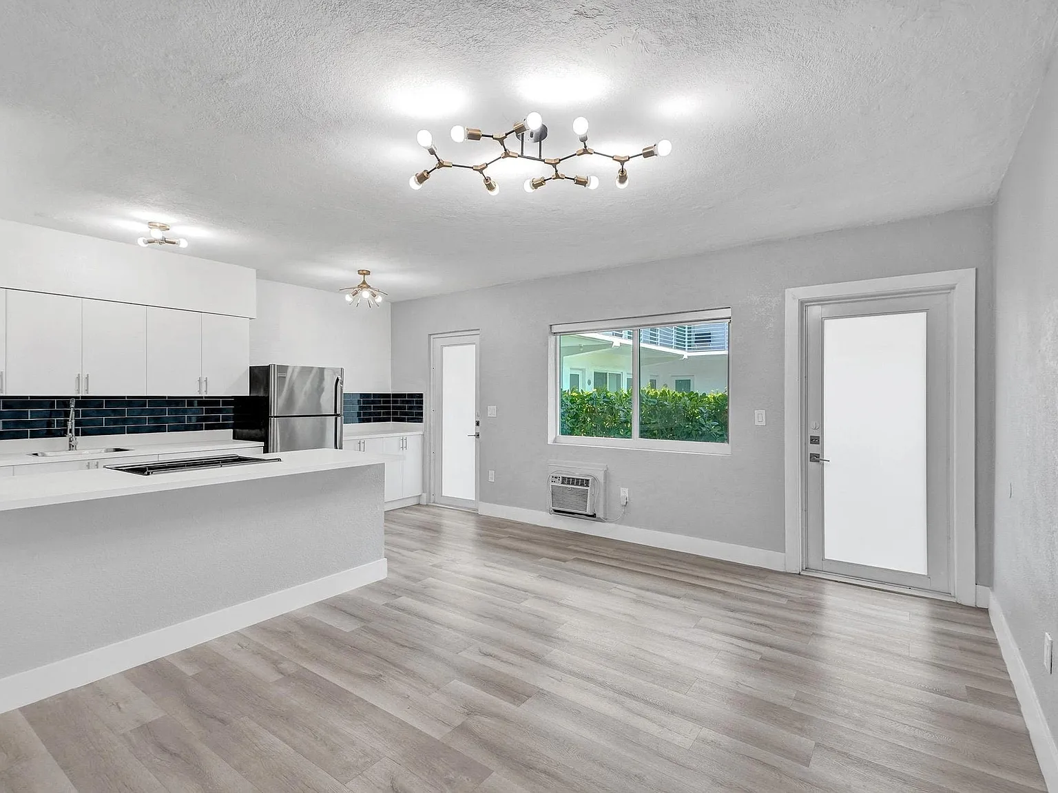 9200 East Bay Harbor Drive — Photo 1