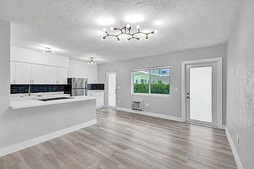9200 E Bay Harbor Dr Photo 1