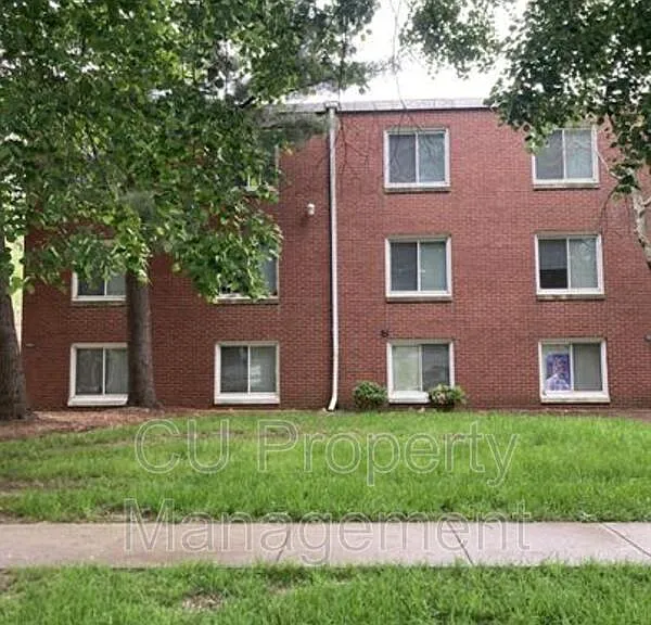 709 W Church St #7 — Photo 1