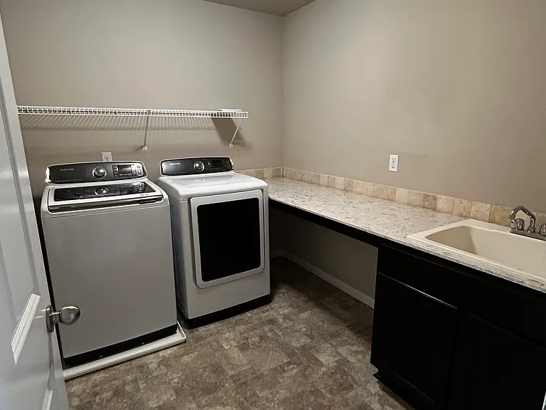 2nd floor laundry room