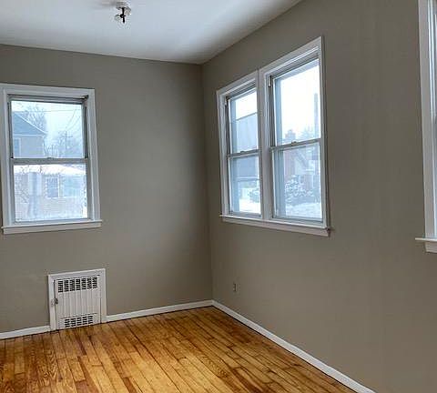 4th image of 292 Bryant Ave