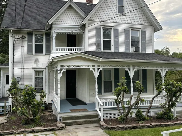 43 College Ave #2, Factoryville, PA 18419