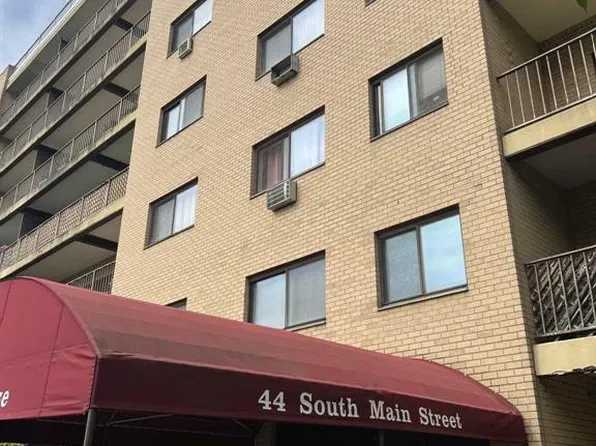 44 S Main St APT 2E, Lodi, NJ 07644