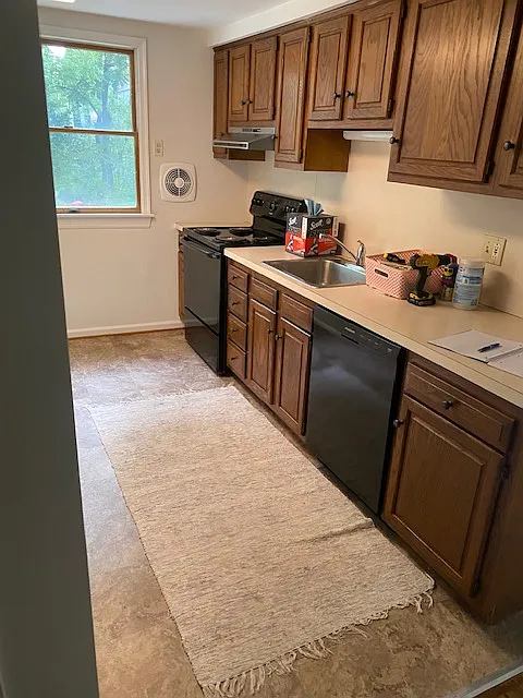 2 bed, 1.5 bath, 1300 sqft, $2,400 — Photo 3