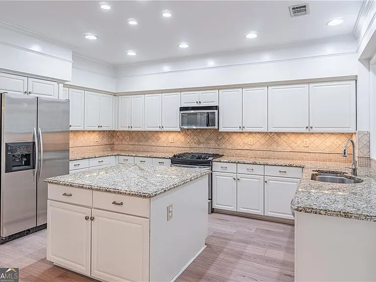 5491 Oxford Chase Way — Photo 20