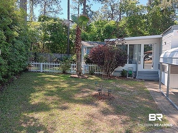 3rd image of 107 Portage Cir