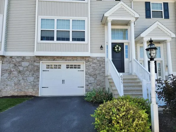 639 Winding Ln, Harrisburg, PA 17111