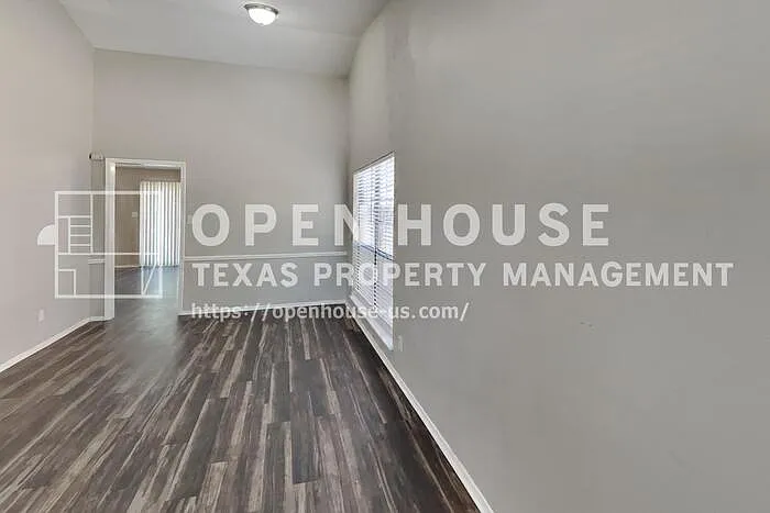 543 Freestone Dr — Photo 8