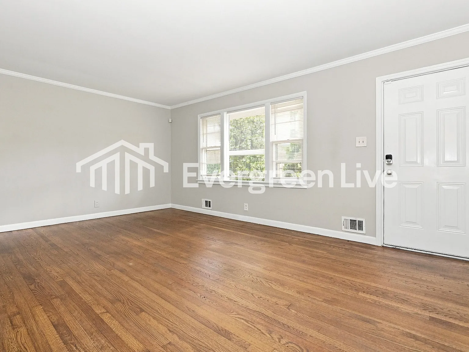 3 bed, 2.0 bath, 1211 sqft, $1,445 — Photo 2