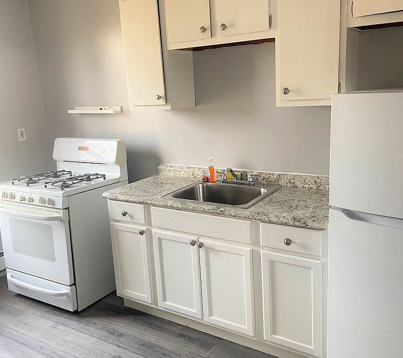 1st image of 204 Minooka St Floor 2