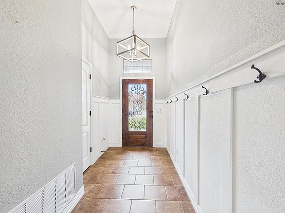3rd image of 4921 Olivia Ln