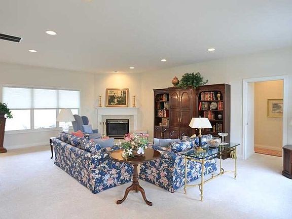 2nd image of 10078 Gemstone Dr
