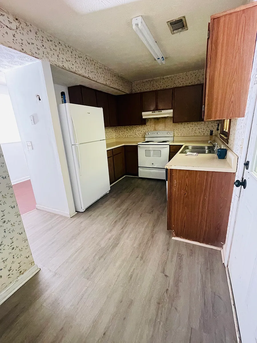 Building Photo - 1285 Sweet Pine Dr #1285