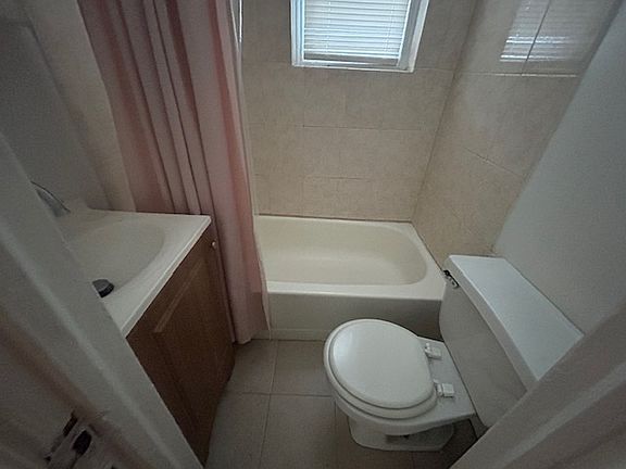 3rd image of 3416 Spring Garden St #7