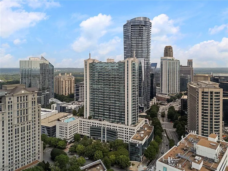 3324 Peachtree Rd NE #915 — Photo 30