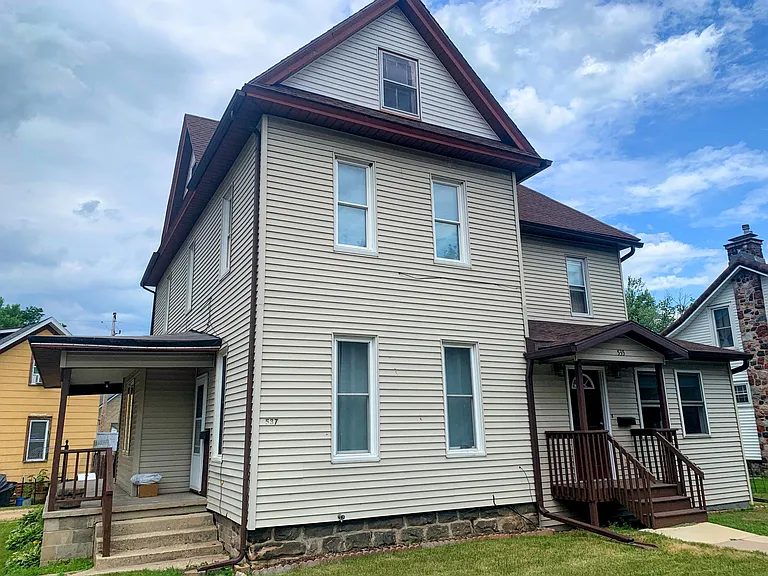 535 W Wisconsin St — Photo 20