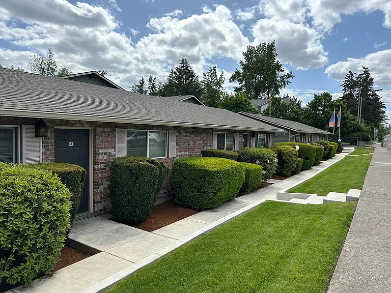 8858 SE Flavel St — Photo 13