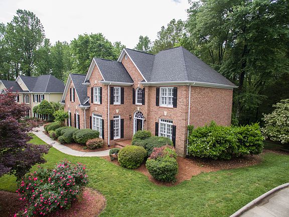 5th image of 15727 Delancey Ln