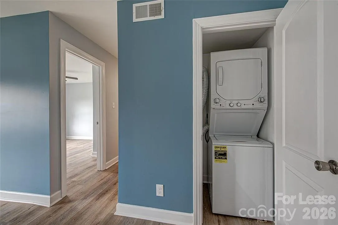 2 bed, 1.0 bath, $1,145 — Photo 3