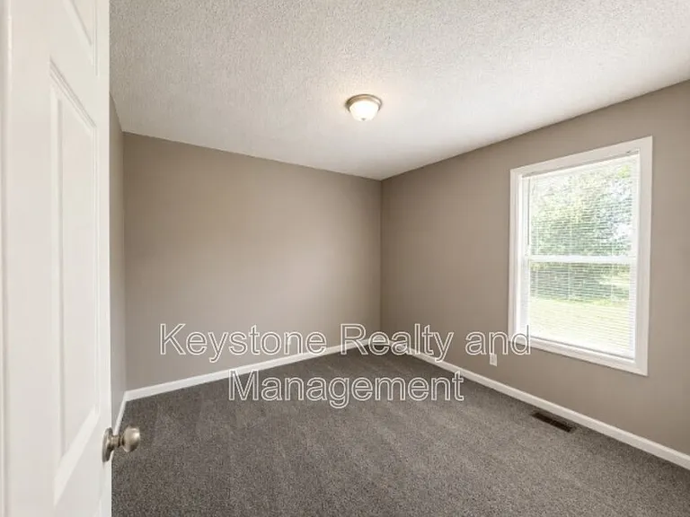 1920 Timberline Cir — Photo 10