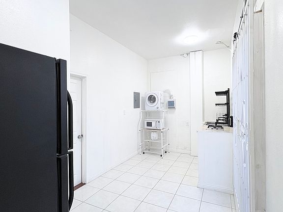 5th image of 2177 W Crestwood Ln #A