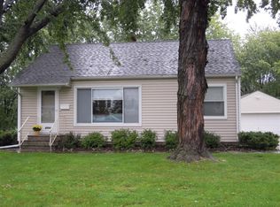 2104 1st St N, North Saint Paul, MN 55109